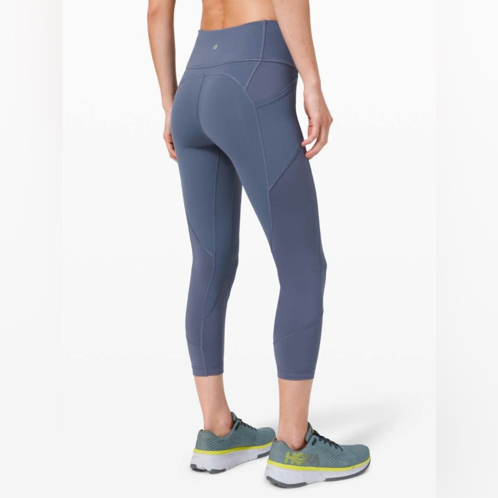 Lululemon Women's Blue High-Waisted Leggings Cropped 23"
